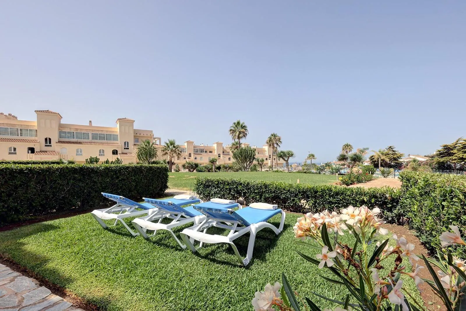 La Cala Gorgeous 2 Bedroom Apartment With Stunning Gardens, Pools And Sea Views El Faro