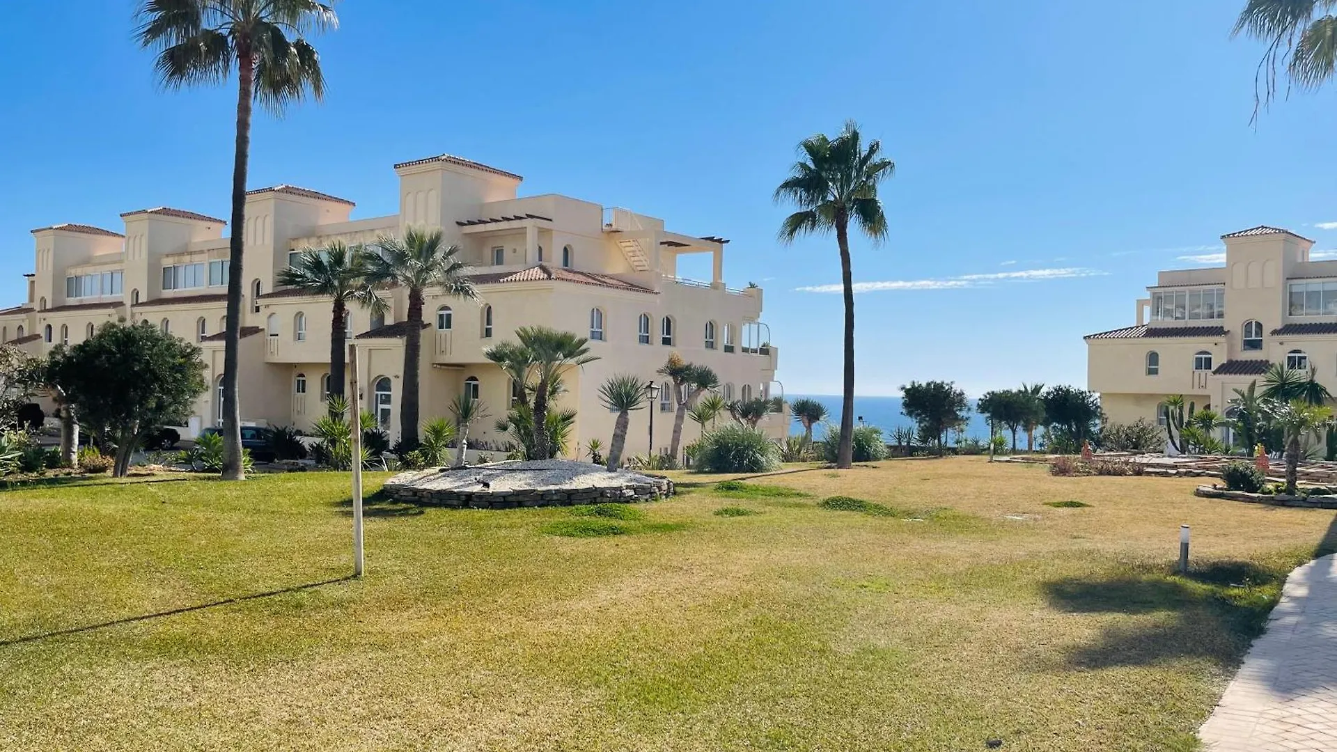 La Cala Gorgeous 2 Bedroom Apartment With Stunning Gardens, Pools And Sea Views El Faro